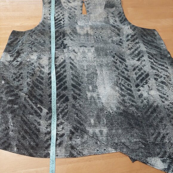 Worthington Plus Size Black and Grey Symmetrical Sleeveless Top Women's 2X - Picture 10 of 10